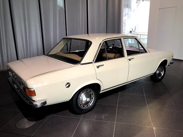 Audi 100, 1969, Limousine, 4 seats