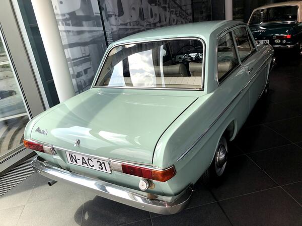 Audi 72, 1965, Limousine, 2 seats