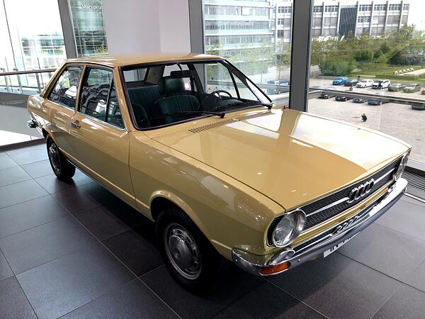 Audi 80, 1974, Limousine, 2 seats